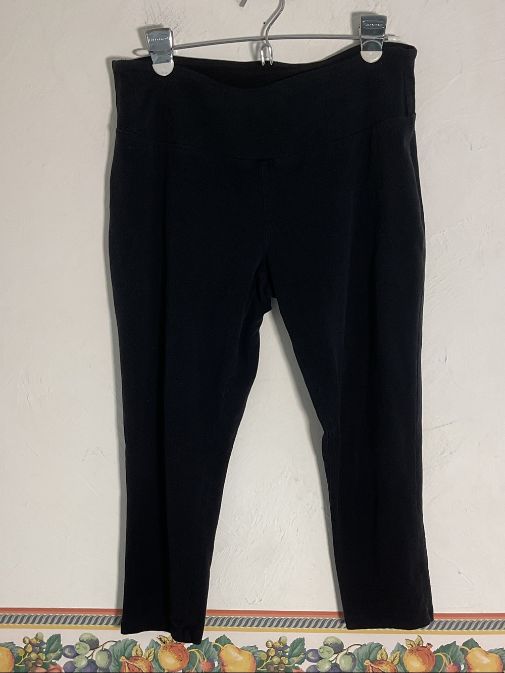 Teez-Her Black High Rise Tummy Control Capri Leggings Size L